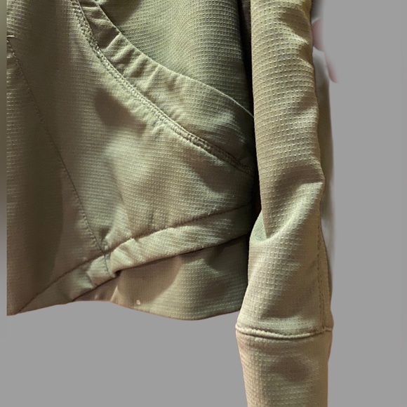 Nike Women’s Lightweight Run Jacket - Picture 4 of 9